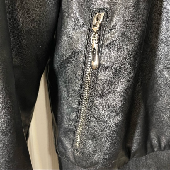 Bagatelle faux leather Bomber Jacket in black with embroidered hummingbirds - Picture 6 of 10